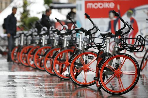 6月29日，來自中國的摩拜單車在英國第二大城市曼徹斯特亮相。新華社發(fā)