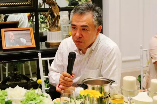 就藝術(shù)品投資收藏、人工智能、基因檢測等話題，劉東曉博士一一做了分析講解。