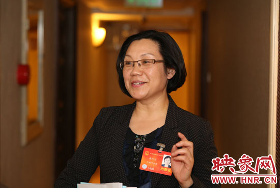 全國人大代表、商丘市實驗小學校長高阿莉做客映象網兩會微視。