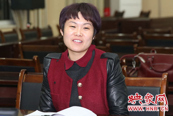 “焦裕祿式好干部”楊艷敏接受采訪。