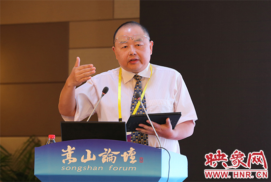 清華大學(xué)國(guó)學(xué)院副院長(zhǎng)劉東演講。