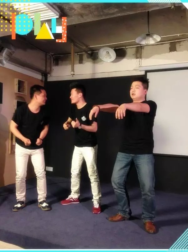 能看出這個場景主題是衛(wèi)生紙嗎？我讀書少，你別騙我……