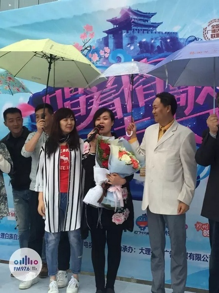 海波瞞著妻子，請(qǐng)來妻子的家人，耿梅驚喜感動(dòng)，喜極而泣~