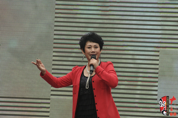 著名豫劇表演藝術(shù)家魏俊英現(xiàn)場演唱豫劇《紅菊》選段“十祝?！?、《五世請(qǐng)纓》選段“先王爺封我是個(gè)長壽星”
