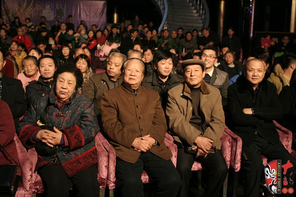 著名豫劇表演藝術(shù)家、小生之帝王素君  著名豫劇表演藝術(shù)家、唐派傳人賈廷聚、楊志禮