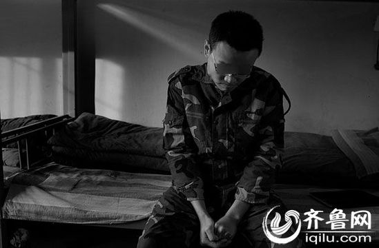 　因癡迷于賭博，研究生方光被學(xué)校開除。方光在濟南一戒網(wǎng)學(xué)校接受教育