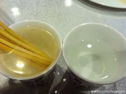 圖片來自黃渤、河北李虎微博