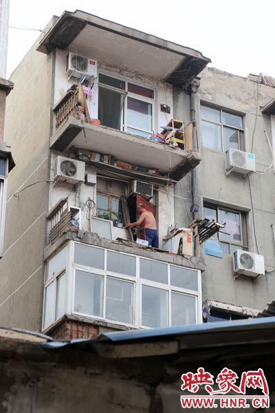 據(jù)了解，該棟房屋建造于1986年，距今已經(jīng)30年。