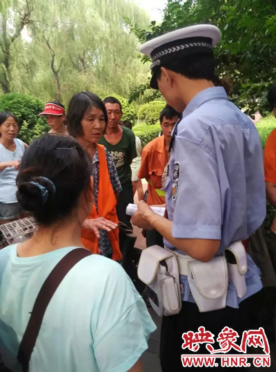 令人憤怒的是，這名老太太竟然報(bào)警說(shuō)“她被環(huán)衛(wèi)工打了”