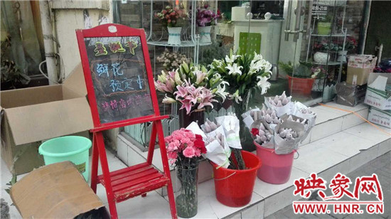 玫瑰、氣球翻倍漲價