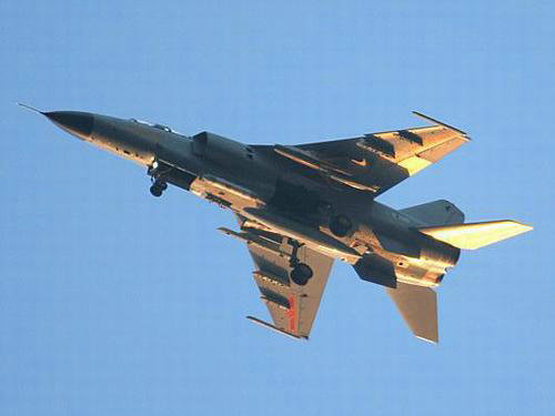 資料圖：進(jìn)行訓(xùn)練中國(guó)空軍飛豹戰(zhàn)機(jī)。
