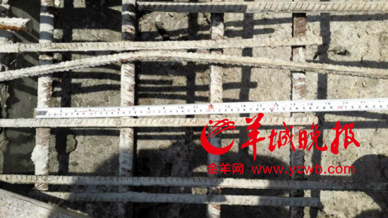 黃建清提供的E出入口鋼筋間距，顯示為15厘米