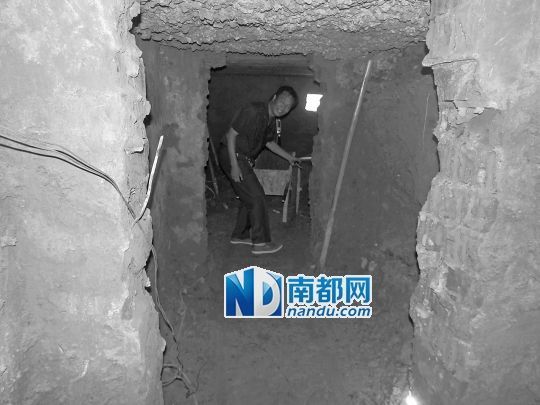 昨日，工人在地宮內(nèi)。CFP圖片