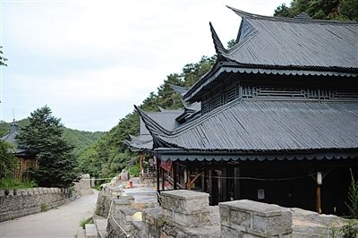 　7月9日，密云水庫(kù)附近隸屬于某單位的栗林度假山莊，建筑風(fēng)格古色古香