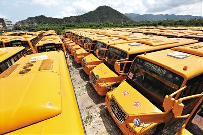 8月28日，浙江溫嶺，擱置農(nóng)村近1年的校車(chē)。