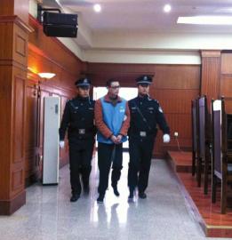 趙勇被帶上法庭。