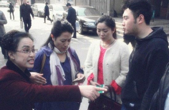 丈母娘從小張的存折中取了20000元，鑒定存折真假