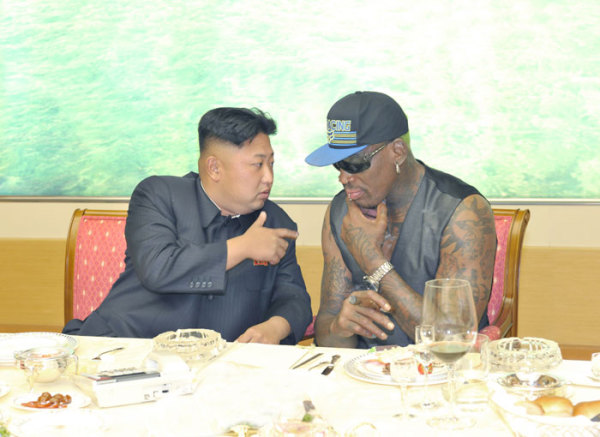 近日，朝鮮最高領(lǐng)導(dǎo)人金正恩已在平壤再次會見并宴請了正在朝鮮訪問的前美國全國籃球協(xié)會(NBA)球星羅德