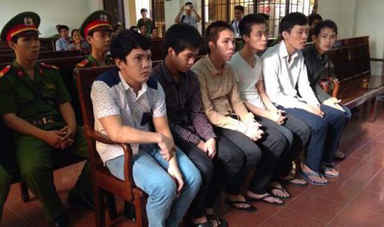 　12月3日，越南邊和市人民法院判處參與反華騷亂的6名罪犯1年至2年6個(gè)月不等的有期徒刑。
