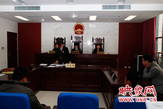 11月13日，金水區(qū)法院集中宣判了6起拖欠農(nóng)民工工資案件。
