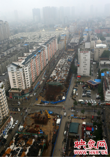 隴海路高架橋已雛形顯現(xiàn)。