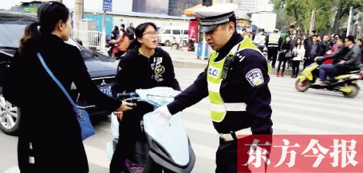 昨日，鄭州市交巡警“百日行動”首日