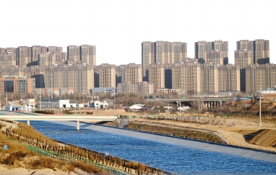鄭州市西南角，南水北調(diào)渠旁新建的樓盤。