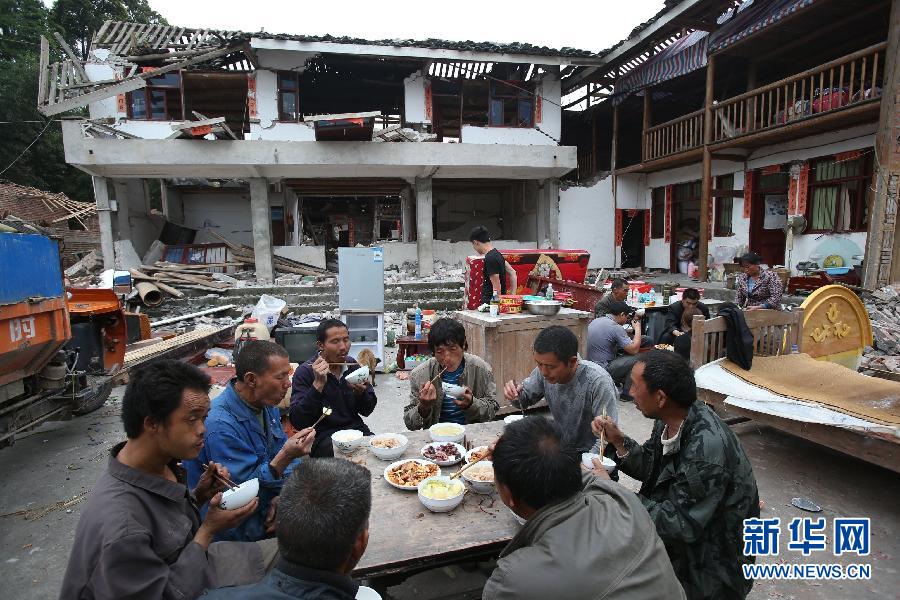 直擊震區(qū)：生活，依然在繼續(xù)