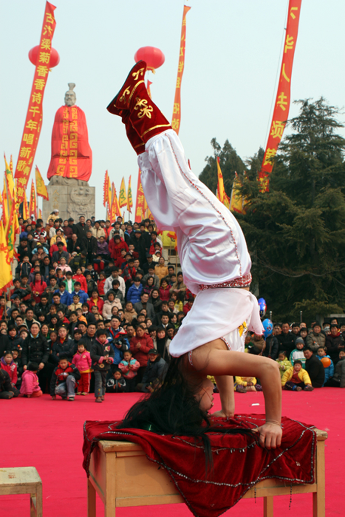 　　超強(qiáng)的演出陣容,超強(qiáng)的娛樂(lè)產(chǎn)品組合。