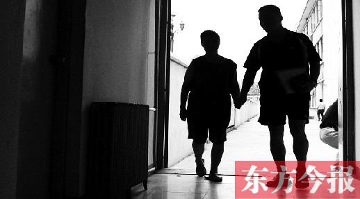 生活節(jié)奏加快，再加上工作壓力大，現(xiàn)在年輕人很容易忽略退休在家、更需要關(guān)心的老人 記者 張曉冬/圖
