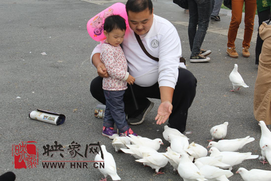 “溫馨九九重陽(yáng)節(jié) 陪著父母去游園”活動(dòng)圓滿(mǎn)舉行