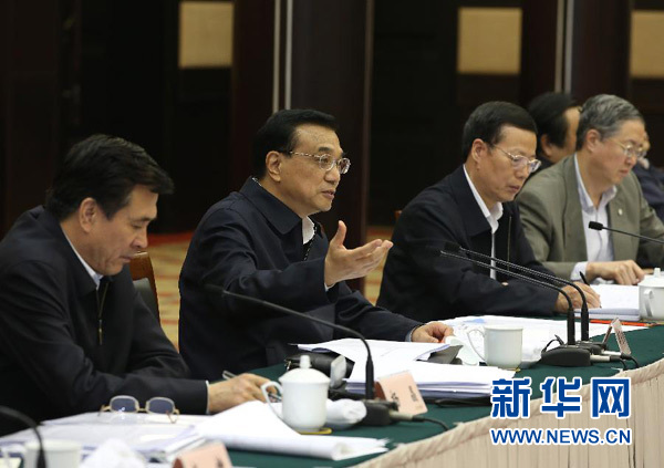 月28日，中共中央政治局常委、國務院總理李克強在重慶主持召開座談會
