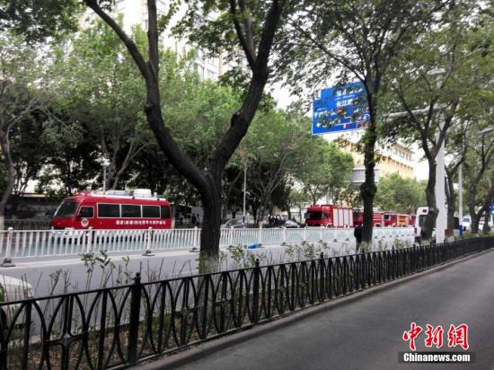 5月22日7時(shí)50分許，烏魯木齊市沙依巴克區(qū)公園北街早市發(fā)生一起爆炸案，造成人員傷亡。