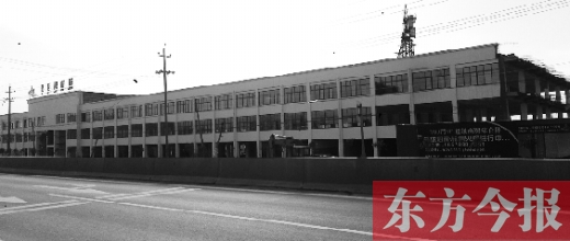 家居建材城已經(jīng)封頂，可耿莊村的安置房還未見蹤影。