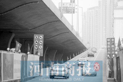 隴海路高架大學(xué)路南側(cè)西向東上橋匝道，后天就要封閉了