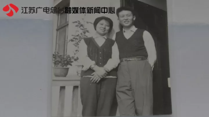老太秀恩愛(ài)！網(wǎng)友被一封跨越60年的情書甜哭了