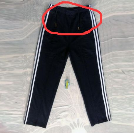 嚇哭！6歲男孩被夾斷手指 罪魁禍?zhǔn)拙故切７? oldsrc=