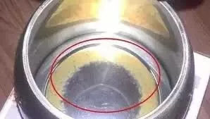 太惡心！女游客竟用酒店燒水壺煮自己的臟內(nèi)褲