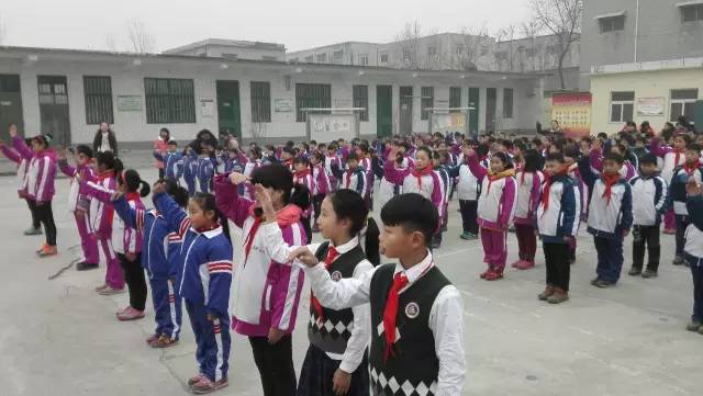 關(guān)愛留守兒童送溫暖，帶去我們冬日的關(guān)愛