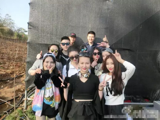 能認出幾位超女？王佳月和其他兩位超女本周就要前往長沙咯