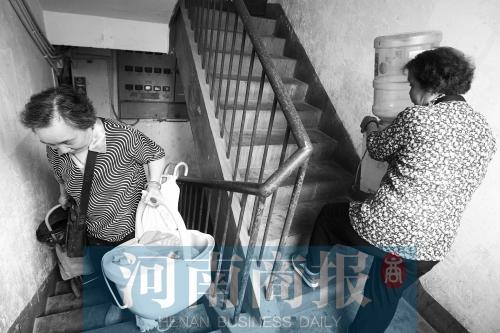 鄭州2萬(wàn)多棟舊樓需加裝電梯 相關(guān)政策允許嗎？