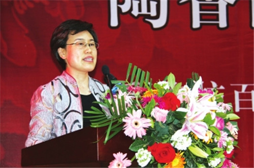 洛陽市委常委、組織部部長，洛陽市關(guān)心下一代工作委員會主任陳向平致辭