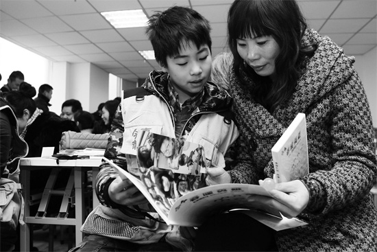 昨日的分享交流會(huì)上，孩子們的成長(zhǎng)經(jīng)歷都被印成了小冊(cè)子