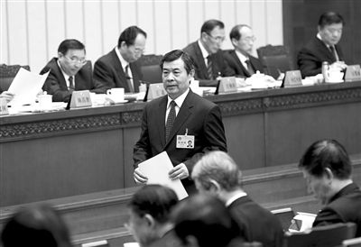 昨日，《消費者權益保護法》修正案草案首次提交全國人大常委會審議，全國人大常委會法制工作委員會主任李適時作關于消費者權益保護法修正案草案的說明。