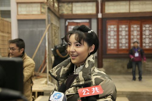 《大河兒女》演員接受媒體專訪。