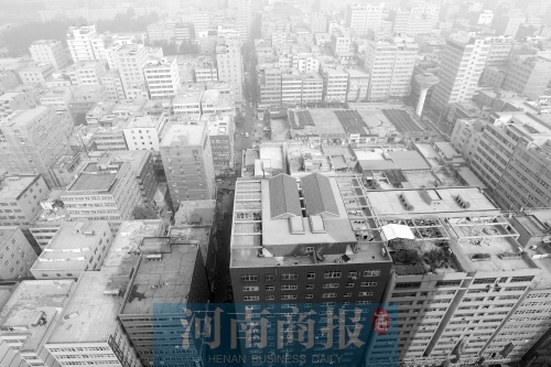 陳寨密密麻麻的出租房，或許將成為歷史  鄧萬里/攝