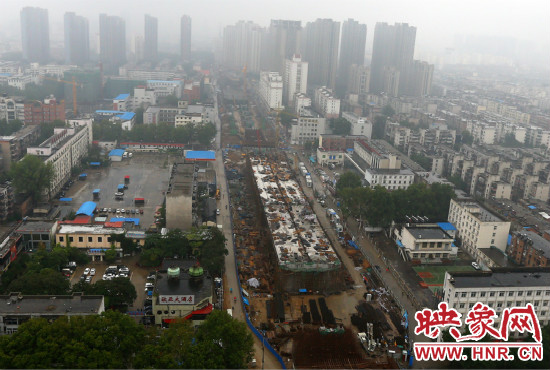 明年春節(jié)前高架橋部分道路將建成通車。