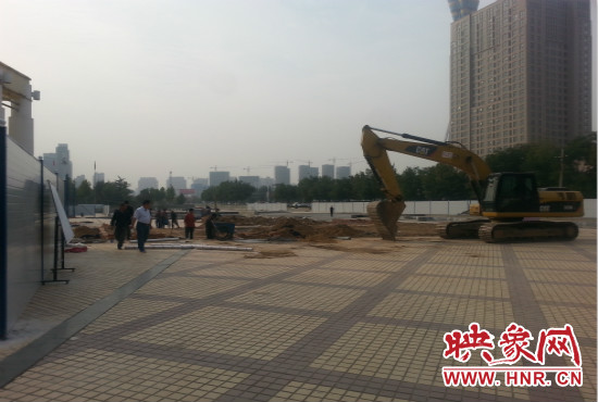 隴海路朝鳳路等三個(gè)站點(diǎn)已經(jīng)實(shí)施圍擋。