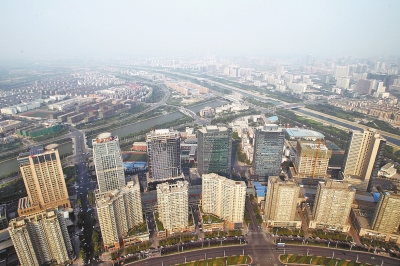 不少網(wǎng)友認為，不動產(chǎn)統(tǒng)一登記會使房價下跌。