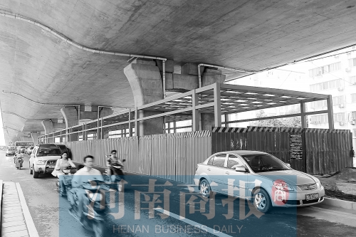建設(shè)中的隴海路快速公交站臺，這條線路或取名B5